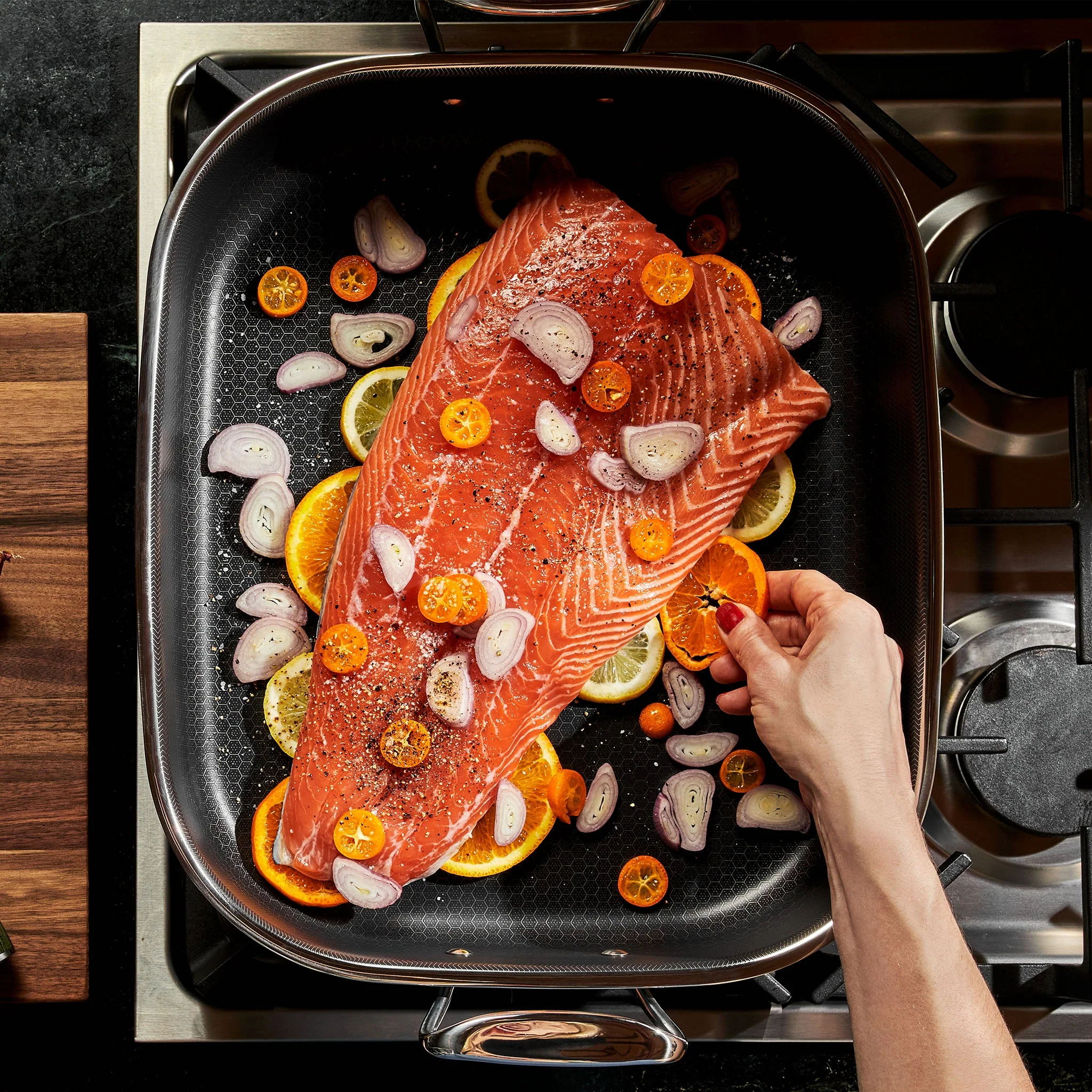 HexClad Hybrid Roasting Pan - Image 11